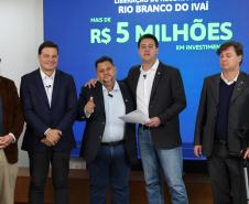 Ratinho Junior confirma R$ 741 milhões para infraestrutura urbana e rural de 12 municípios