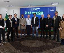 Ratinho Junior confirma R$ 741 milhões para infraestrutura urbana e rural de 12 municípios