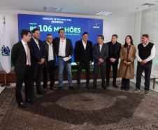 Ratinho Junior confirma R$ 741 milhões para infraestrutura urbana e rural de 12 municípios