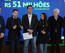 Ratinho Junior confirma R$ 741 milhões para infraestrutura urbana e rural de 12 municípios