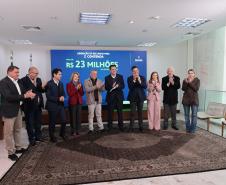 Ratinho Junior confirma R$ 565,6 milhões para 11 municípios do Estado