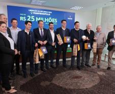 Ratinho Junior confirma R$ 565,6 milhões para 11 municípios do Estado