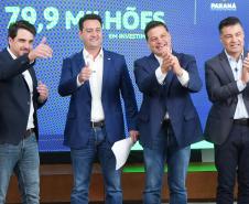 Ratinho Junior confirma quase R$ 890 milhões para obras e investimentos em 12 municípios