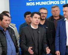 Ratinho Junior confirma quase R$ 890 milhões para obras e investimentos em 12 municípios