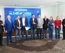 Ratinho Junior confirma quase R$ 890 milhões para obras e investimentos em 12 municípios