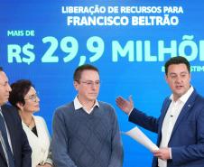 Ratinho Junior confirma quase R$ 890 milhões para obras e investimentos em 12 municípios