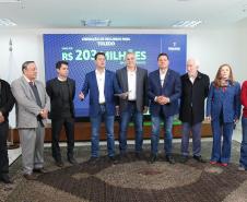 Ratinho Junior confirma quase R$ 890 milhões para obras e investimentos em 12 municípios