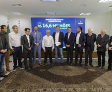 Governador libera R$ 350 milhões para obras e equipamentos em nove cidades