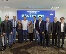 Governador libera R$ 350 milhões para obras e equipamentos em nove cidades
