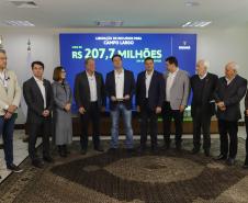 Governador libera R$ 350 milhões para obras e equipamentos em nove cidades