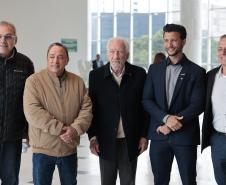 Ratinho Junior assina maior PPP da educação do Brasil para construir 40 colégios no Paraná