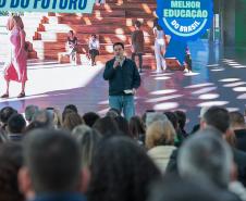 Ratinho Junior assina maior PPP da educação do Brasil para construir 40 colégios no Paraná