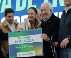 Ratinho Junior assina maior PPP da educação do Brasil para construir 40 colégios no Paraná