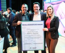 Alfabetiza Juntos: governador entrega prêmios a escolas municipais com melhores resultados