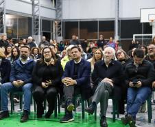 Estado entrega reforma e quadra coberta aguardada há anos em escola de Pinhais