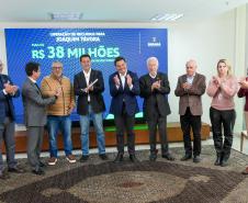 Ratinho Junior confirma mais de R$ 453 milhões para obras em 11 municípios