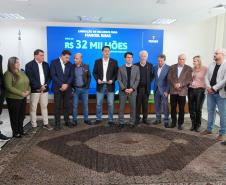 Ratinho Junior confirma mais de R$ 453 milhões para obras em 11 municípios