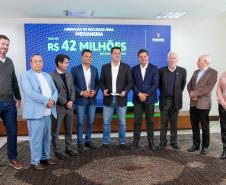 Ratinho Junior confirma mais de R$ 453 milhões para obras em 11 municípios