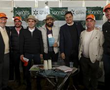 Governador em exercício destaca produção avícola paranaense em evento do setor