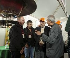 Governador em exercício destaca produção avícola paranaense em evento do setor