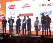 Governador em exercício destaca produção avícola paranaense em evento do setor