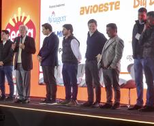 Governador em exercício destaca produção avícola paranaense em evento do setor