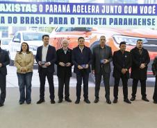 Em reunião com taxistas, governador destaca linha de crédito para a categoria