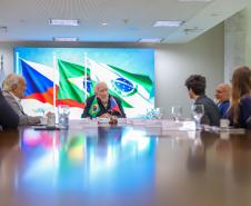 Paraná apresenta ambiente de negócios a empresas tchecas em encontro no Palácio Iguaçu