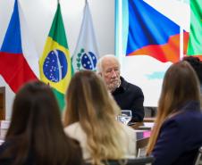 Paraná apresenta ambiente de negócios a empresas tchecas em encontro no Palácio Iguaçu