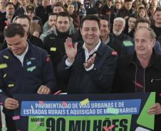 Ratinho Junior libera R$ 90,7 milhões para pavimentação de estrada turística e outras obras em Tijucas do Sul