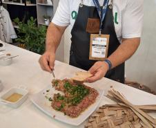 Estado divulga destinos, gastronomia e serviços turísticos no FITCataratas