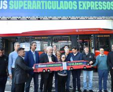 23 metros e quase 200 lugares: Paraná ganha primeiros ônibus superarticulados