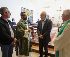 Darci Piana recebe imagem peregrina de Nossa Senhora do Rocio no Palácio Iguaçu
