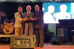 Piana cumpre agenda em Goioerê e recebe comenda da Associação Comercial do município