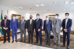 Governos do Paraná e Paraguai buscam ampliar parcerias via Porto de Paranaguá