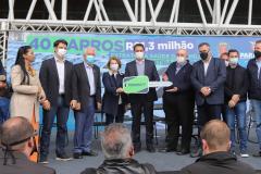 Governador entrega 40 carros para reforçar atendimento da Saúde em Curitiba