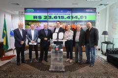 Governador libera R$ 75,8 milhões para obras e equipamentos na RMC e Campos Gerais