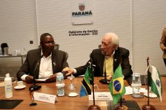 Vice-governador apresenta destaques da economia do Paraná ao embaixador da Tanzânia