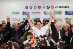 Ratinho Junior é reeleito com a maior votação da história do Paraná