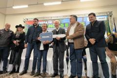 Governo entrega 15 veículos para fortalecer atendimento em saúde em Jacarezinho