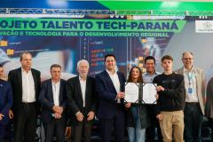 Governador lança projeto para estimular formação tecnológica de 3 mil alunos em 50 cidades