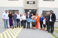 Programa Casa Fácil: vice-governador entrega residencial com 240 unidades em Londrina