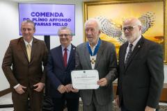 Governador em exercício recebe homenagem de representantes comerciais
