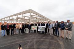 Darci Piana visita obras de nova fábrica bilionária da LG em Fazenda Rio Grande