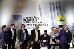 PRESENÇAS – Participaram da abertura do evento o vice-governador Darci Piana; os ministros do Tribunal de Contas da União (TCU) Otto Alencar Rodrigues e Weder de Oliveria; e do Tribunal Superior do Trabalho (TST), Douglas Alencar Rodrigues; o presidente do TRT-PR, Célio Horst; o presidente do TRF4, João Batista Silveira Pinto; o secretário estadual da Justiça e Cidadania, Valdemar Bernardo Jorge; e o deputado federal Arthur Maia. GALERIA DE IMAGENS