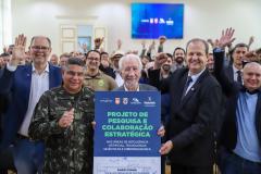 Paraná firma parceria com Exército para incentivar pesquisas em IA e cibersegurança
