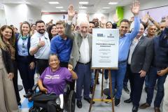 Piana inaugura unidade do Poupatempo em Paranaguá, a 1ª com sala sensorial