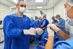 Paraná já tem 8 aplicações de polilaminina; Ratinho Junior recebe médicos e reforça apoio à pesquisa