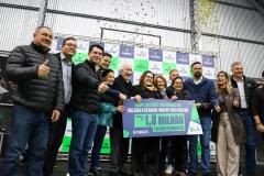 Estado entrega reforma e quadra coberta aguardada há anos em escola de Pinhais