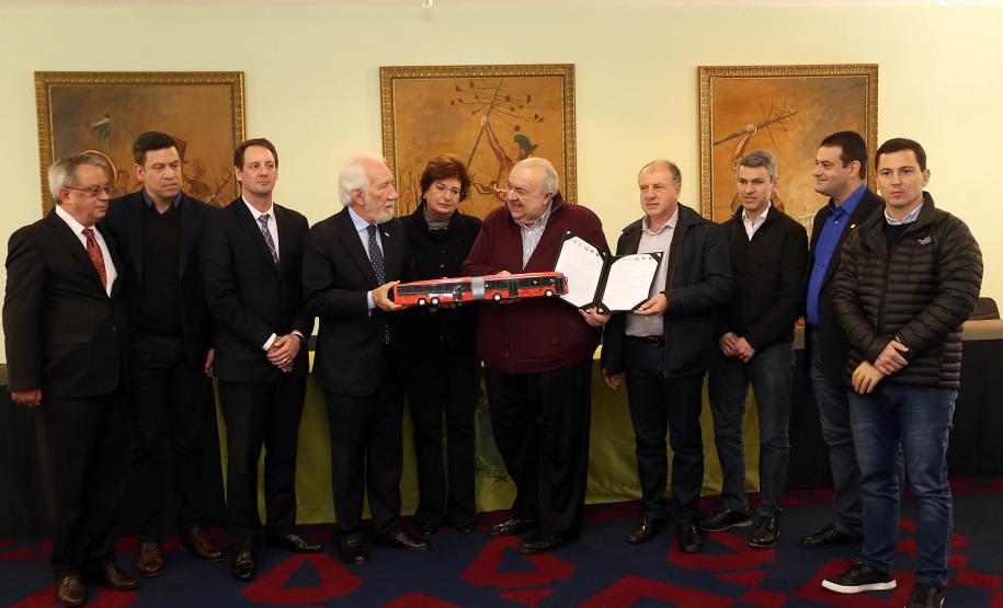 Convênio vai melhorar transporte de Curitiba e região